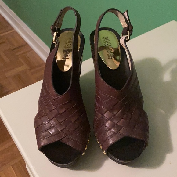 Michael Kors Wedge Shoes Size 6.5M ( Fits small) - Picture 3 of 15
